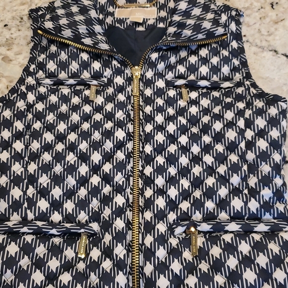 Michael Kors Blue And WhiteHoundstooth Puffer Vest - Picture 8 of 8